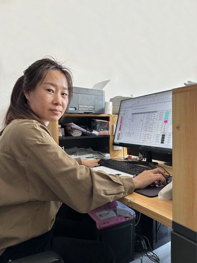 Profile of merchandiser in YISWIM, full of passion about the swimwear manufacturing work
